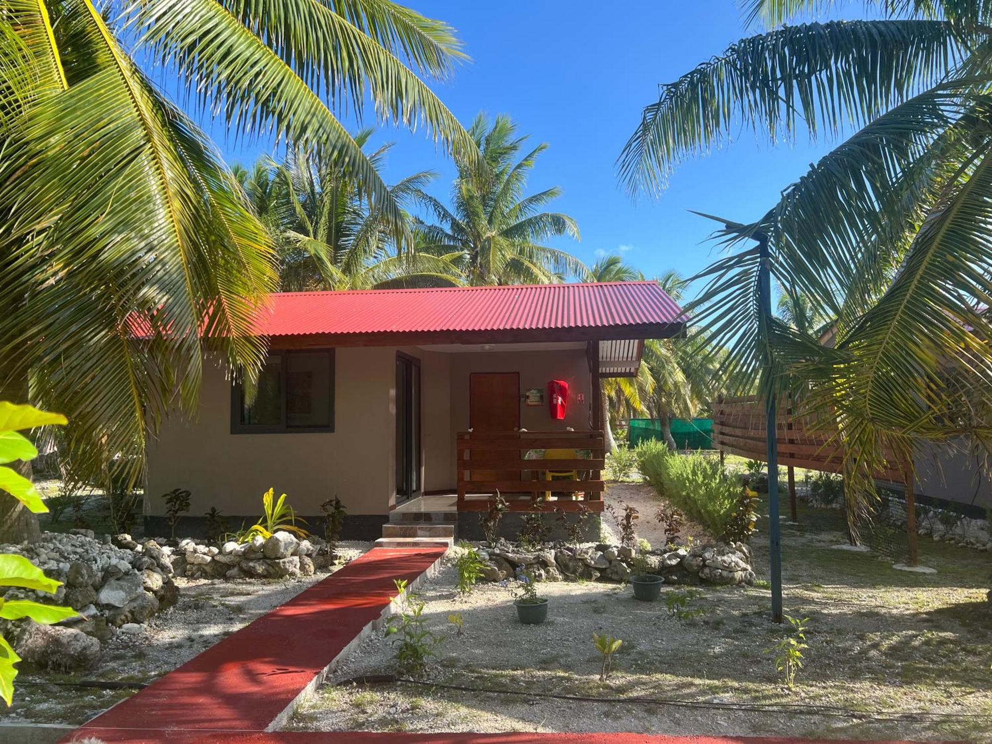 Отель Korikori House Fakarava II Rotoava Экстерьер фото