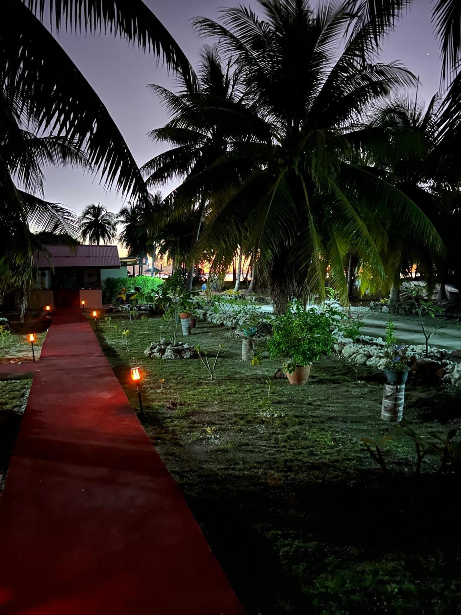 Отель Korikori House Fakarava II Rotoava Экстерьер фото